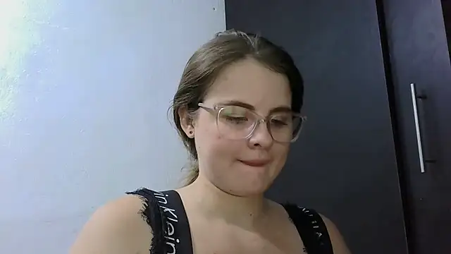 HellenMiyer1111 online show from April 7, 2026, 3:25 pm