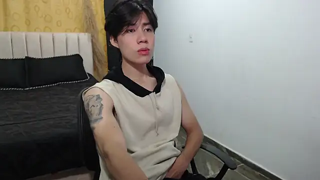 Snapshot of Elio-cam chatting on December 16, 2024, 8:41 am Elio-cam online show from December 16, 2024, 8:41 am