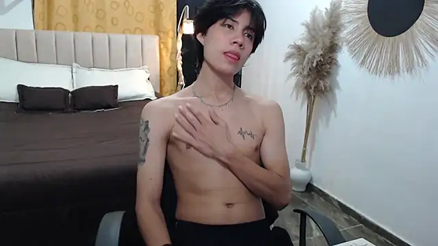 Elio-cam online show from April 2, 2026, 8:21 am