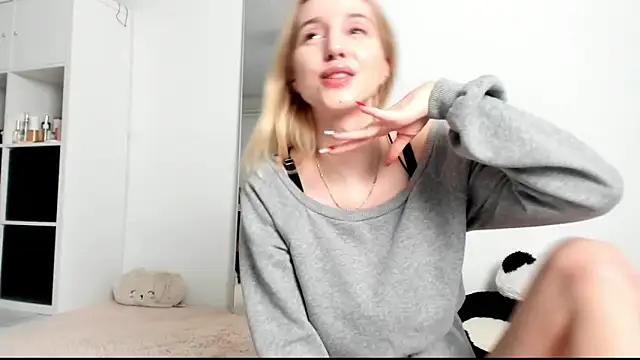 KenzieDawton online show from December 21, 2024, 4:41 am