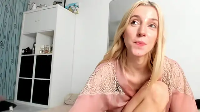 KenzieDawton online show from September 22, 2025, 8:48 pm