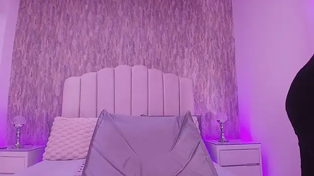 raven lilith  online show from March 30, 2026, 3:19 am