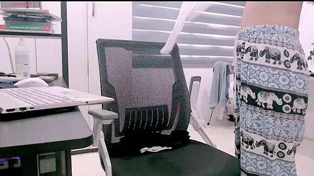 Shyn   online show from April 19, 2026, 4:24 am