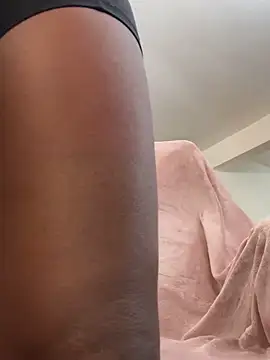 mochamimi online show from December 14, 2025, 2:07 am