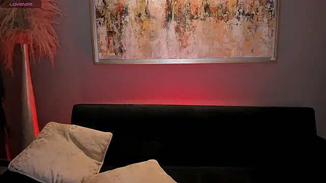 LindseyCox online show from September 28, 2025, 4:30 am