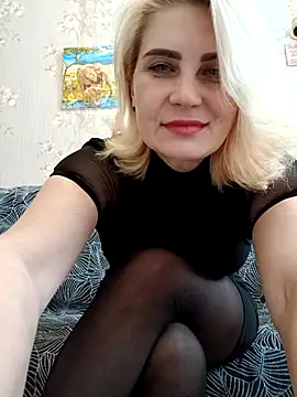 Snapshot of JennyOMay chatting on February 9, 2026, 4:21 am JennyOMay online show from February 9, 2026, 4:21 am