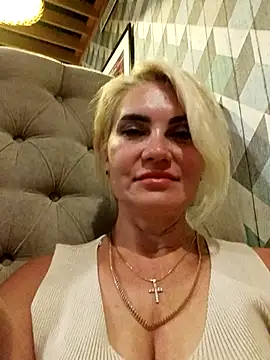 Snapshot of JennyOMay chatting on September 18, 2025, 4:48 am JennyOMay online show from September 18, 2025, 4:48 am