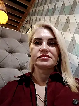 Snapshot of JennyOMay chatting on January 8, 2026, 5:13 am JennyOMay online show from January 8, 2026, 5:13 am