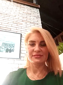 Snapshot of JennyOMay chatting on February 16, 2025, 5:15 am JennyOMay online show from February 16, 2025, 5:15 am