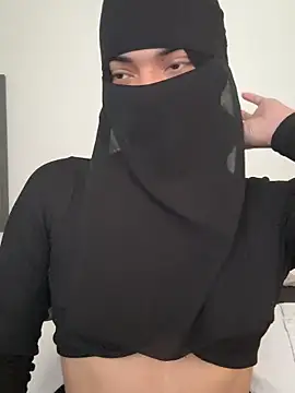 Snapshot of radiagazali chatting on December 1, 2025, 4:19 pm radiagazali online show from December 1, 2025, 4:19 pm