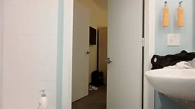 Maculine Stayr online show from April 24, 2026, 6:48 am