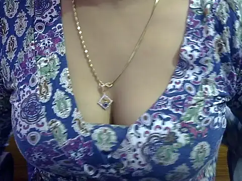 Snapshot of Your_wild_Dia chatting on November 3, 2025, 6:11 pm Your wild Dia online show from November 3, 2025, 6:11 pm