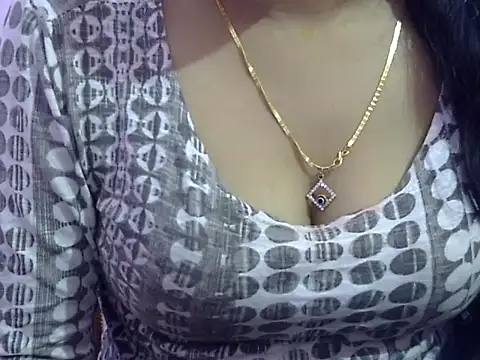 Snapshot of Your_wild_Dia chatting on November 10, 2025, 5:01 am Your wild Dia online show from November 10, 2025, 5:01 am