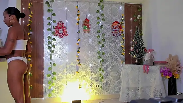 Snapshot of kelly_thomson chatting on December 14, 2025, 12:17 am kelly thomson online show from December 14, 2025, 12:17 am