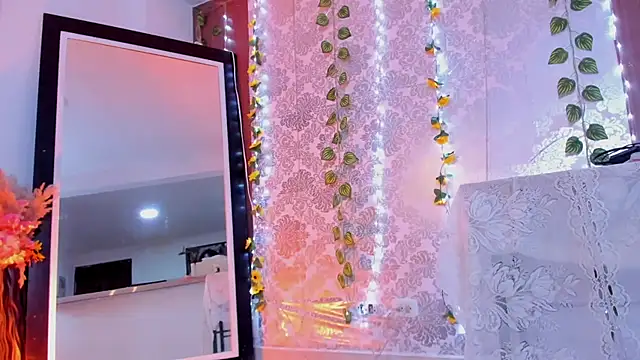 Snapshot of kelly_thomson chatting on February 7, 2026, 2:41 am kelly thomson online show from February 7, 2026, 2:41 am