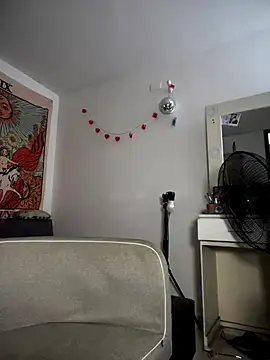 kiaraglam2 online show from November 13, 2025, 2:54 pm