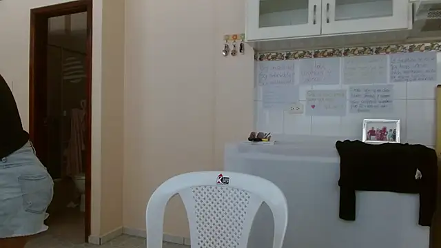 Sara Brandon online show from September 13, 2025, 3:23 pm