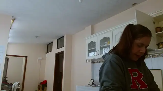 Sara Brandon online show from September 25, 2025, 2:56 pm