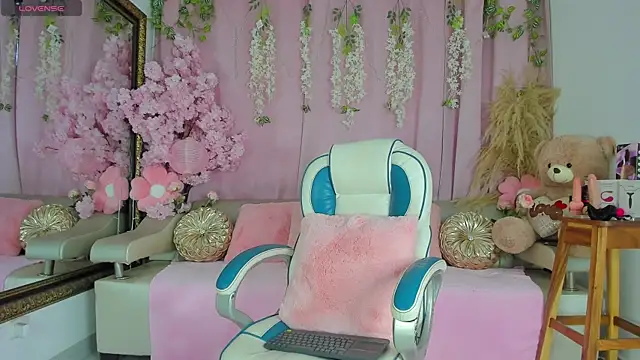 SammyGirlTS online show from October 30, 2025, 11:41 am