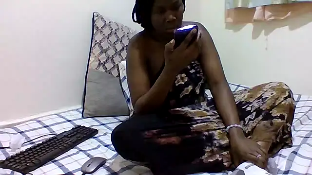 sweetelle09 online show from May 24, 2026, 8:42 pm