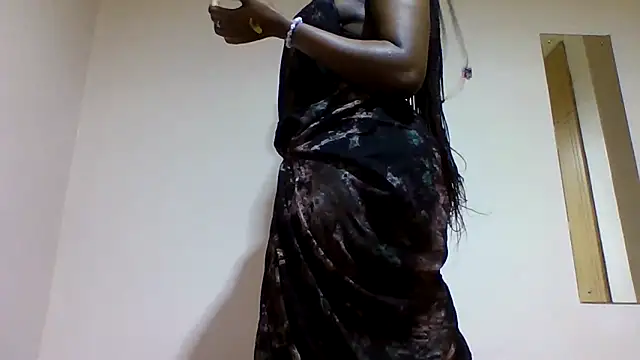 sweetelle09 online show from February 21, 2026, 4:42 pm