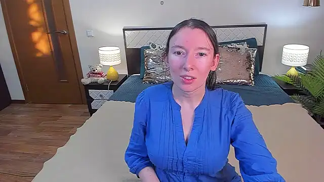 Snapshot of CatherineWalls chatting on June 2, 2026, 1:49 am CatherineWalls online show from June 2, 2026, 1:49 am