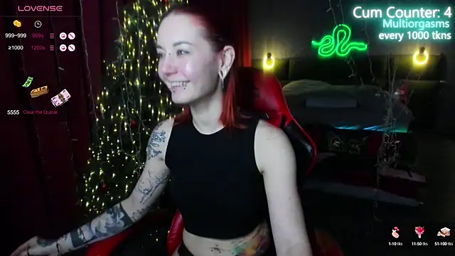 Snapshot of MaxPhoenixx chatting on February 3, 2025, 7:07 am MaxPhoenixx online show from February 3, 2025, 7:07 am