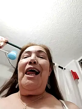 Snapshot of Vicky_Rosse chatting on November 26, 2025, 9:37 pm Vicky Rosse online show from November 26, 2025, 9:37 pm