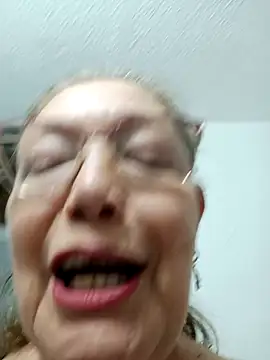 Snapshot of Vicky_Rosse chatting on February 3, 2025, 5:35 pm Vicky Rosse online show from February 3, 2025, 5:35 pm
