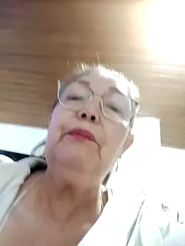Snapshot of Vicky_Rosse chatting on February 8, 2025, 7:38 pm Vicky Rosse online show from February 8, 2025, 7:38 pm