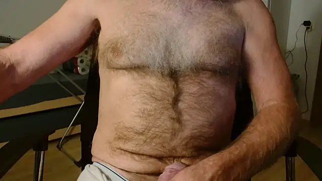 Snapshot of lumpi99 chatting on October 17, 2025, 2:26 am lumpi99 online show from October 17, 2025, 2:26 am