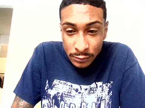 Snapshot of mellow_smoke chatting on May 5, 2026, 4:21 pm mellow smoke online show from May 5, 2026, 4:21 pm