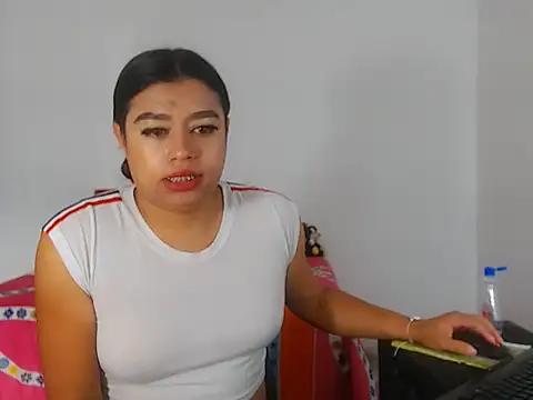 Snapshot of katrinawillff chatting on July 23, 2026, 6:26 pm katrinawillff online show from July 23, 2026, 6:26 pm