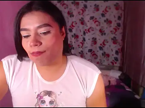 Snapshot of katrinawillff chatting on December 15, 2025, 2:06 am katrinawillff online show from December 15, 2025, 2:06 am