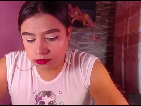 Snapshot of katrinawillff chatting on November 25, 2025, 11:32 am katrinawillff online show from November 25, 2025, 11:32 am