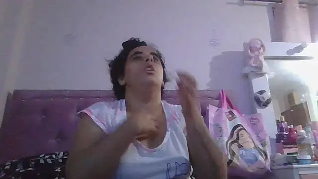 Snapshot of annarose19 chatting on April 28, 2026, 2:27 am annarose19 online show from April 28, 2026, 2:27 am