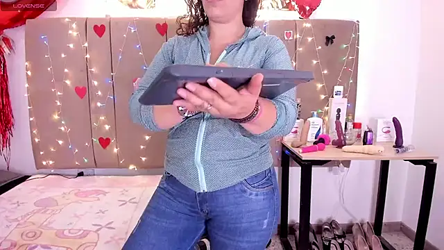 Snapshot of Zaly_mature chatting on November 16, 2025, 12:37 am Zaly mature online show from November 16, 2025, 12:37 am