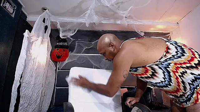 liam howard online show from November 3, 2025, 7:28 pm