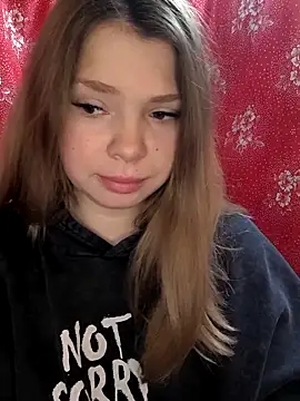 Snapshot of Zuli_Kiska chatting on December 17, 2025, 7:46 am Zuli Kiska online show from December 17, 2025, 7:46 am