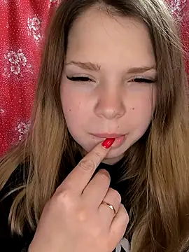 Snapshot of Zuli_Kiska chatting on February 11, 2026, 9:14 pm Zuli Kiska online show from February 11, 2026, 9:14 pm