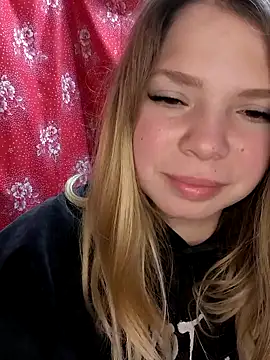 Zuli Kiska online show from November 25, 2025, 9:37 pm