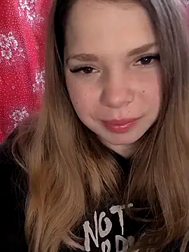 Snapshot of Zuli_Kiska chatting on February 4, 2026, 10:05 pm Zuli Kiska online show from February 4, 2026, 10:05 pm