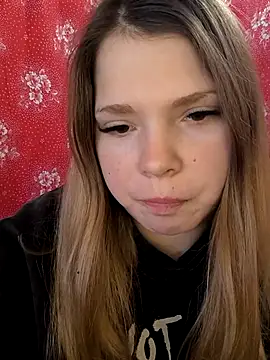 Snapshot of Zuli_Kiska chatting on February 10, 2026, 12:48 pm Zuli Kiska online show from February 10, 2026, 12:48 pm