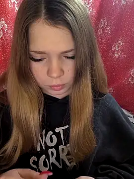 Snapshot of Zuli_Kiska chatting on February 19, 2026, 8:50 pm Zuli Kiska online show from February 19, 2026, 8:50 pm