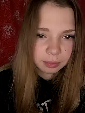 Snapshot of Zuli_Kiska chatting on February 14, 2026, 5:18 am Zuli Kiska online show from February 14, 2026, 5:18 am