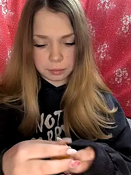 Snapshot of Zuli_Kiska chatting on March 3, 2026, 6:59 pm Zuli Kiska online show from March 3, 2026, 6:59 pm