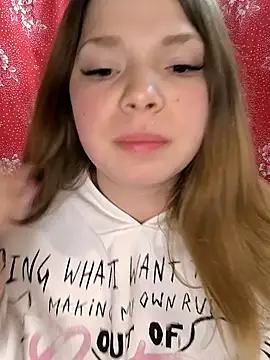 Snapshot of Zuli_Kiska chatting on February 25, 2026, 8:19 pm Zuli Kiska online show from February 25, 2026, 8:19 pm