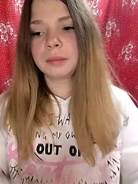 Snapshot of Zuli_Kiska chatting on February 28, 2026, 7:13 pm Zuli Kiska online show from February 28, 2026, 7:13 pm