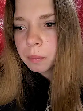 Snapshot of Zuli_Kiska chatting on February 13, 2026, 4:23 am Zuli Kiska online show from February 13, 2026, 4:23 am