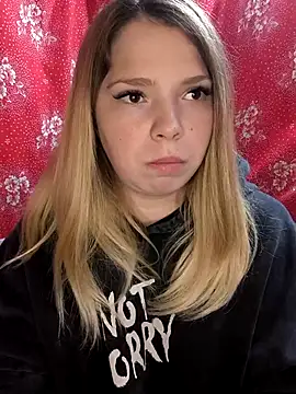 Zuli Kiska online show from October 25, 2025, 8:09 pm